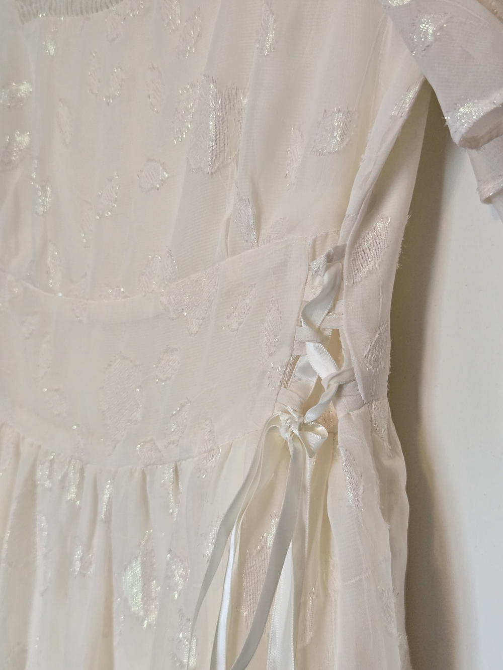 Elegant Cream Floral Midi Dress with Ruffle Sleeves - Picture 3 of 6